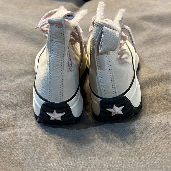 Converse - Picture 2 of 4